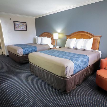 University Inn & Suites San Antonio Exterior foto